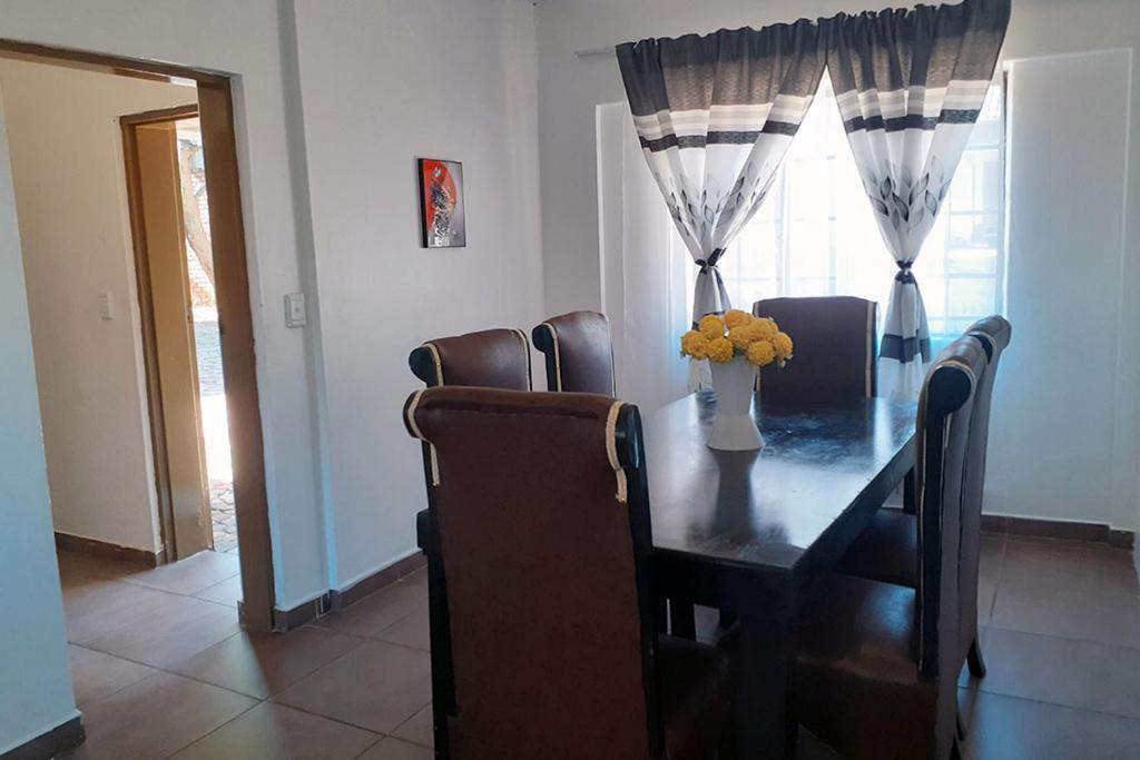 Queens Palace Pretoria Quarto foto