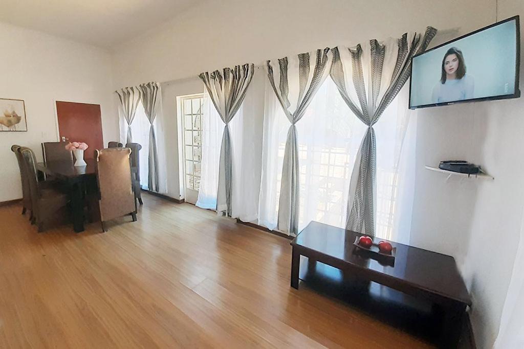 Queens Palace Pretoria Quarto foto